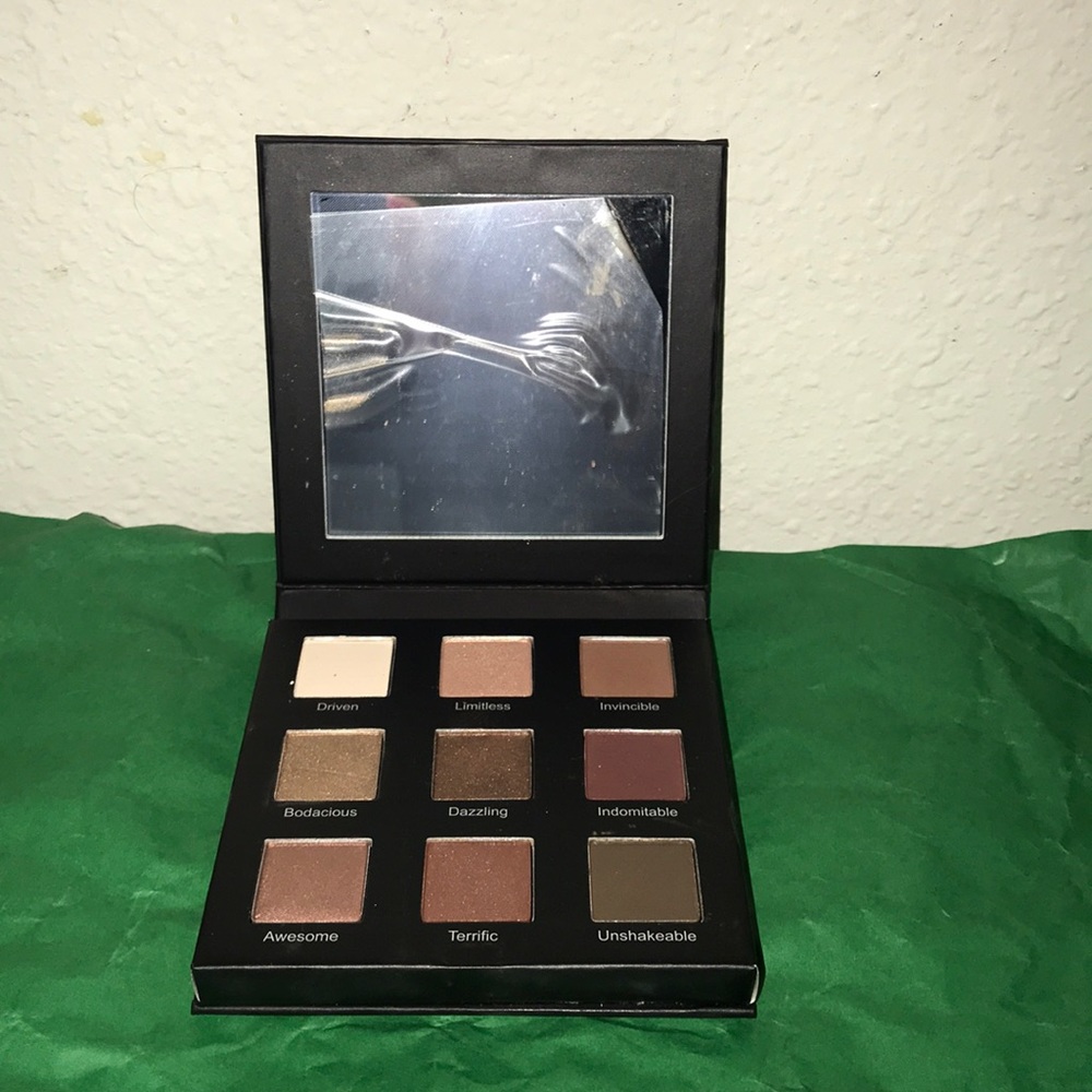 Real Her eyeshadow palette